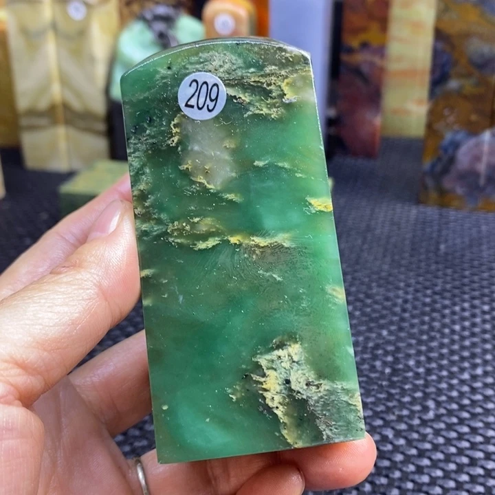 广东石闲***舞青田石印章石