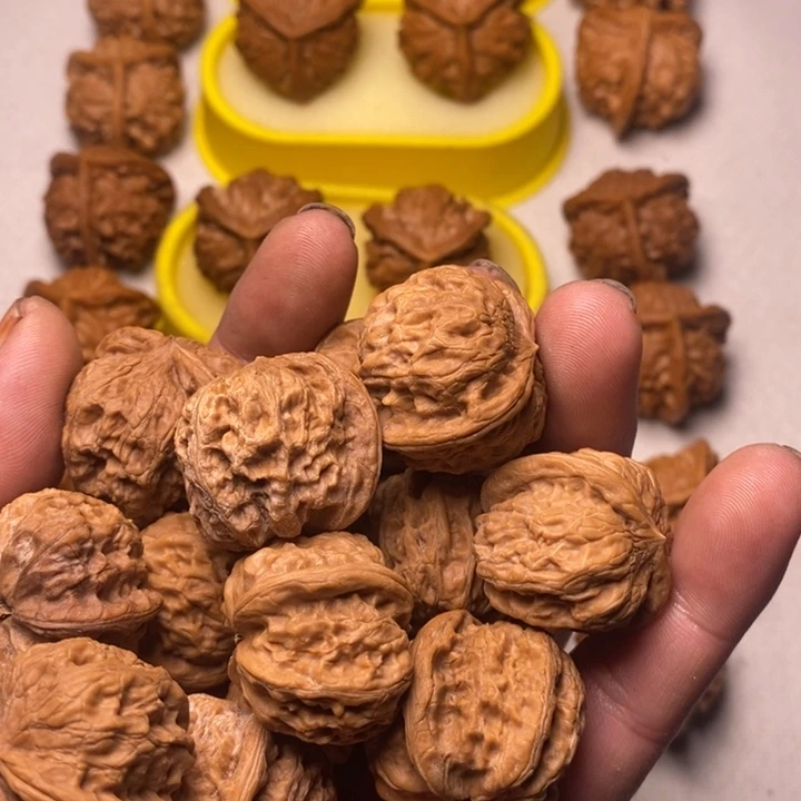 大***牙文玩核桃把件小核桃