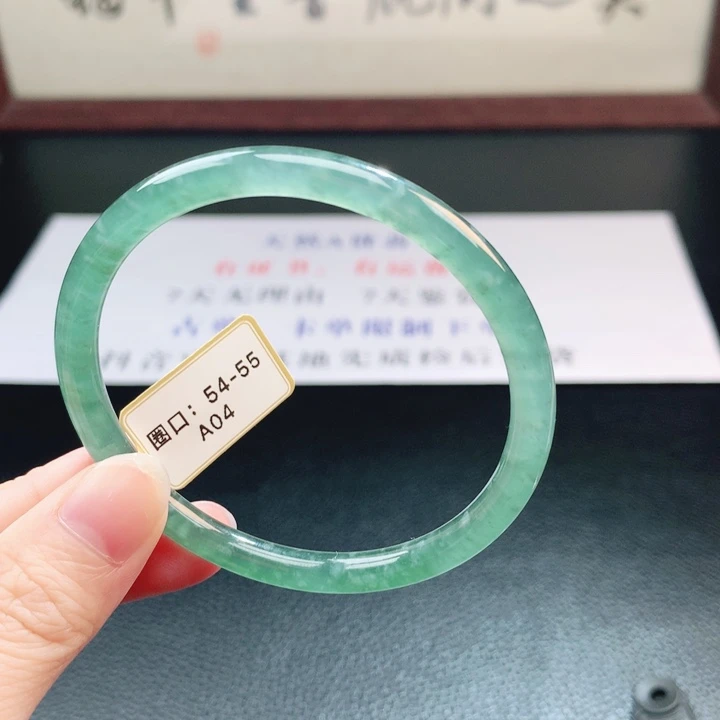 翡翠未镶嵌手镯翡翠手镯127