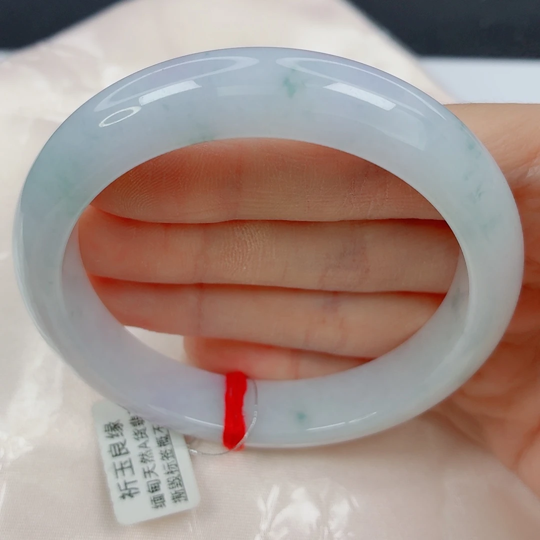 翡翠未镶嵌手镯60.6正圈，淡莫奈，030