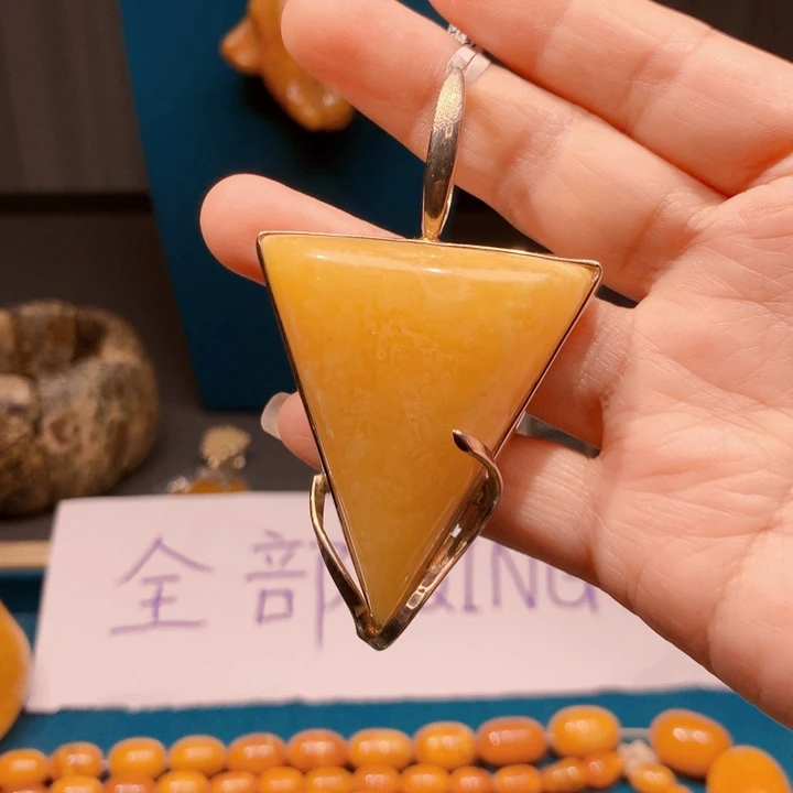 琥珀颈饰未镶嵌波兰设计款琥珀蜜蜡