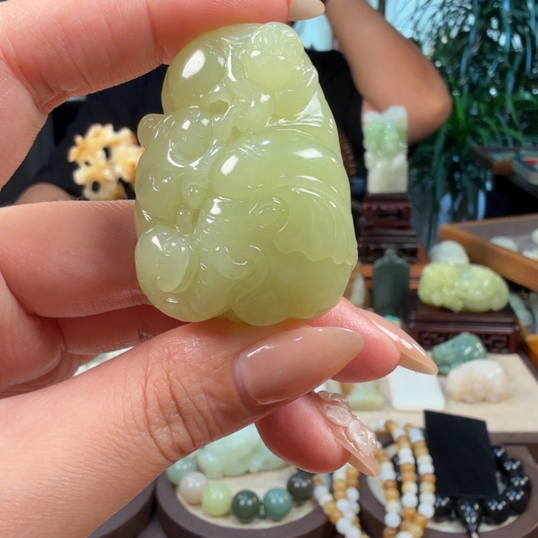 和田玉未镶嵌颈饰流*?