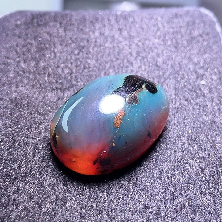 琥珀裸石未镶嵌。。