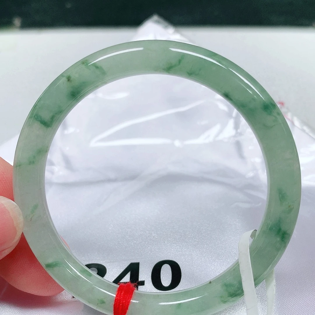 翡翠未镶嵌手镯（圆镯）74 号翡翠手镯
