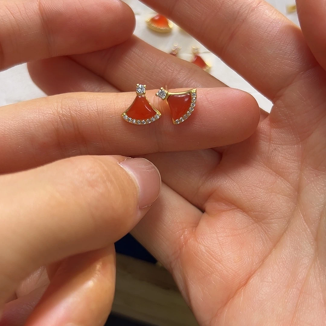 银S925镶嵌南红玛瑙耳饰妮**雅