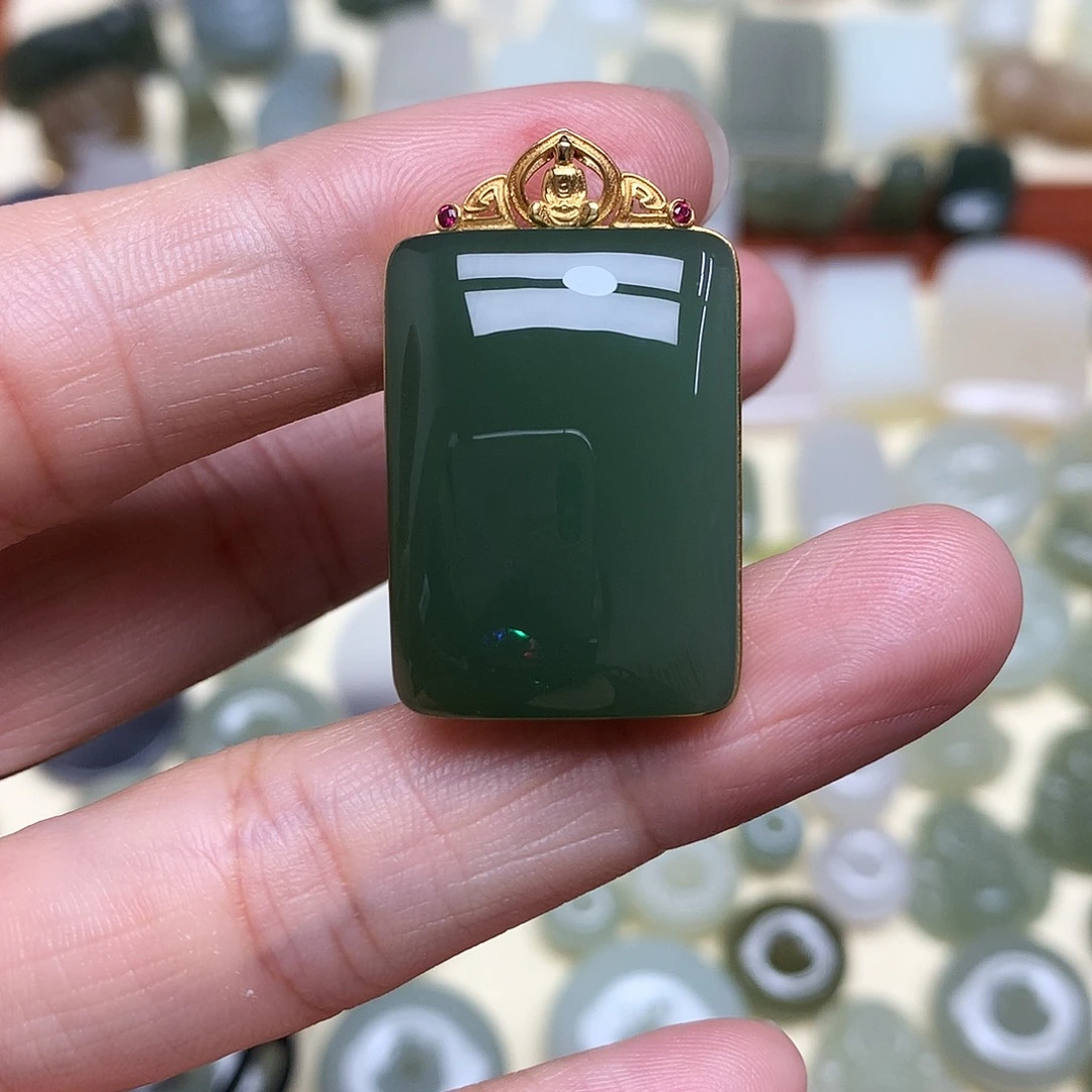 A***_和田玉18K金镶嵌颈饰