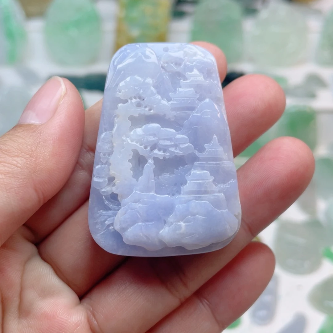 翡翠颈饰未镶嵌山水