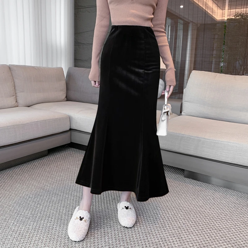 黑色金丝绒鱼尾裙半身裙女2025新款秋冬洋气爆款高级感包臀裙子