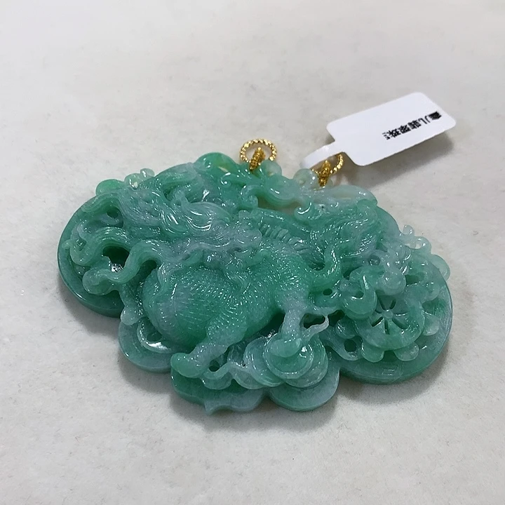 梓***菲翡翠未镶嵌颈饰翡翠吊坠