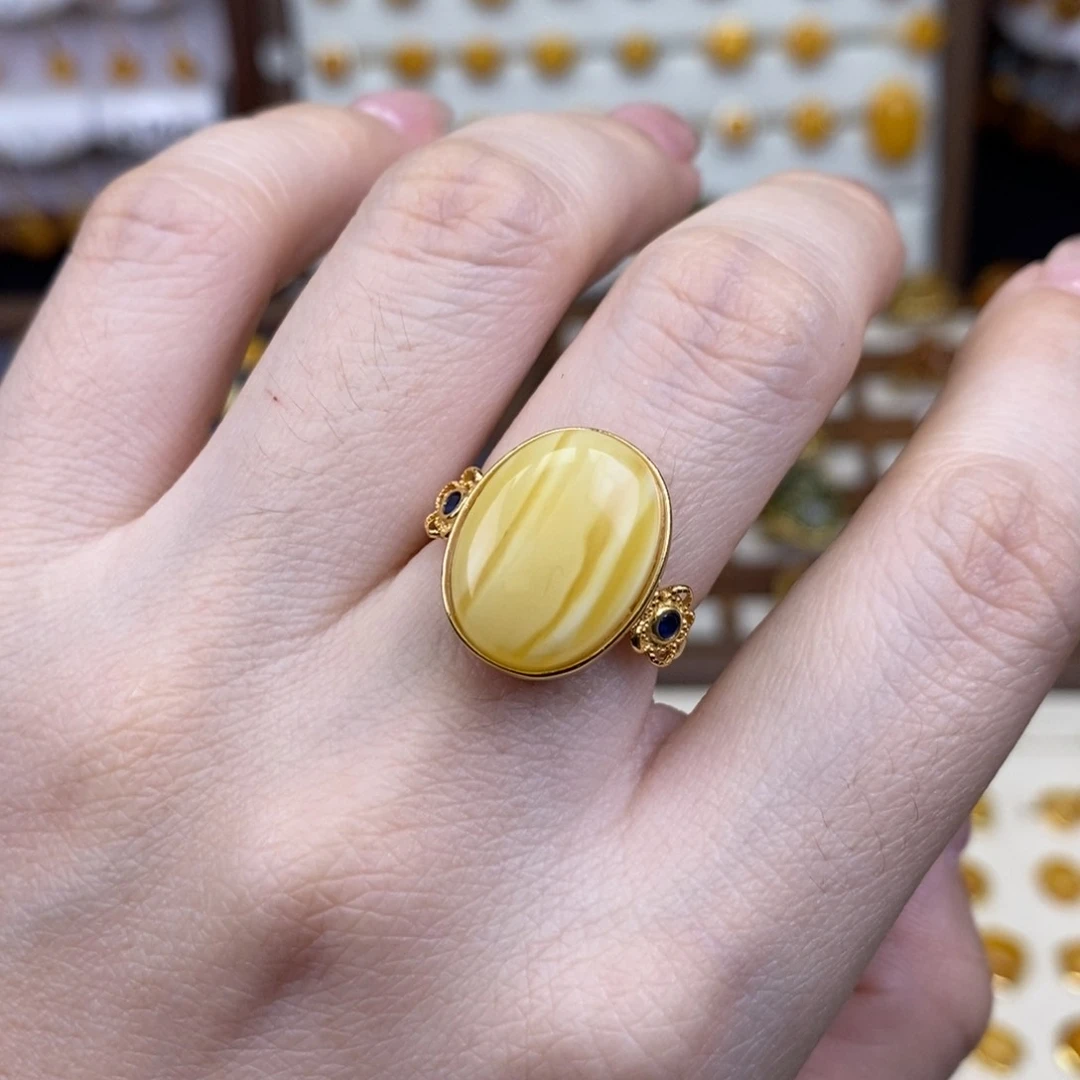 裸石琥珀未镶嵌成品