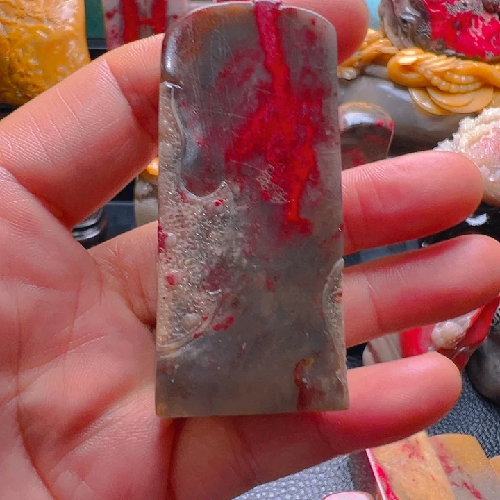用***3昌化鸡血石牛角冻底软玉