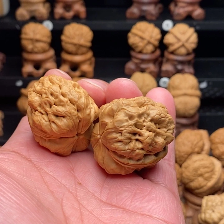 ˋ***.文玩核桃把件…………………………