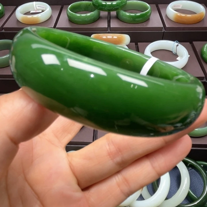 和田玉未镶嵌手镯