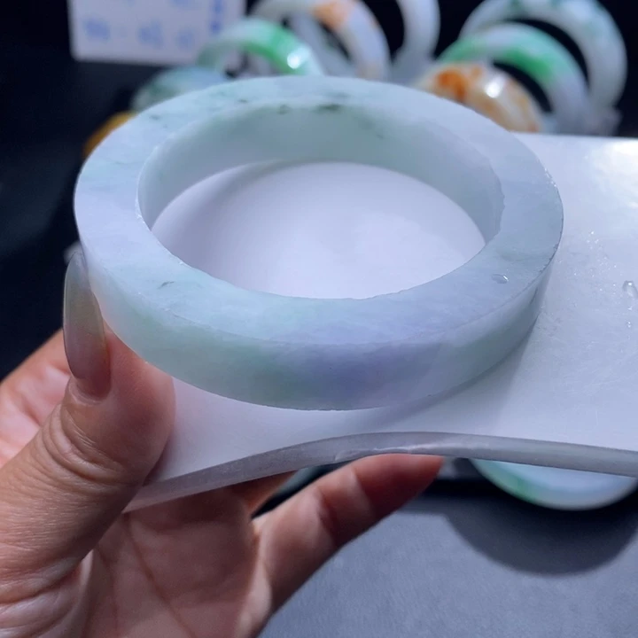 未镶嵌翡翠手镯定制翡翠