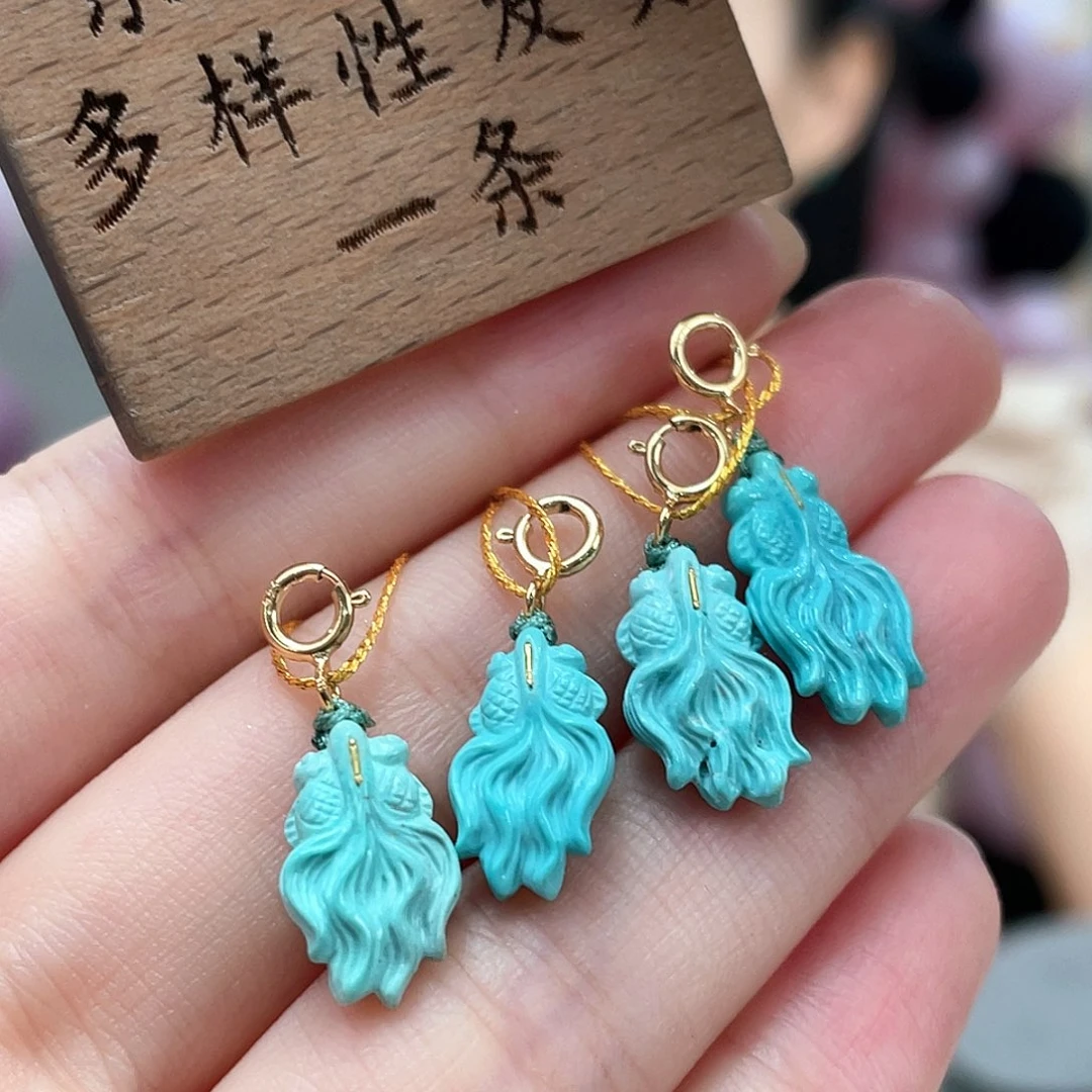 绿松石未镶嵌颈饰