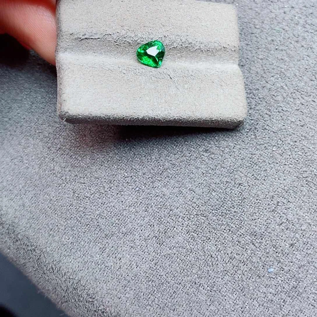 石榴石（沙弗莱）未镶嵌裸石1.03ct