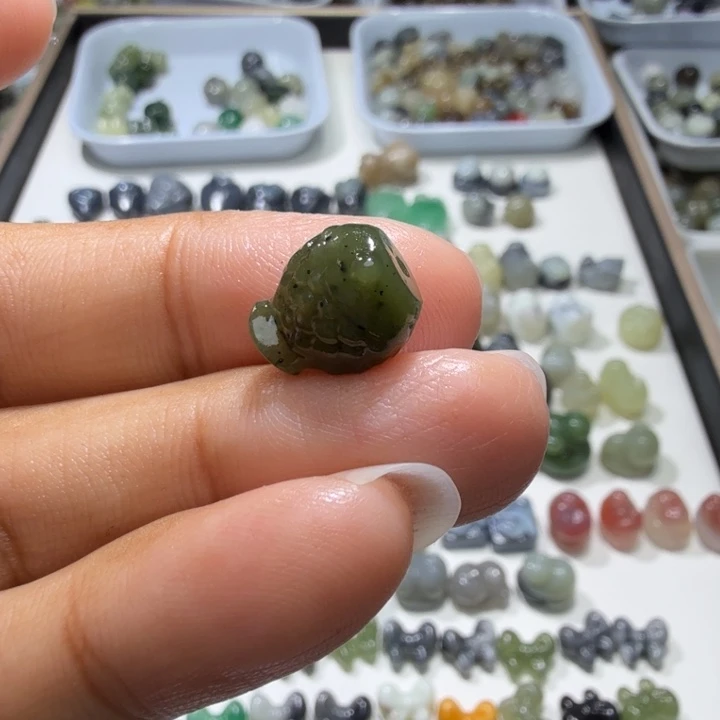 和田玉未镶嵌珠宝奇石