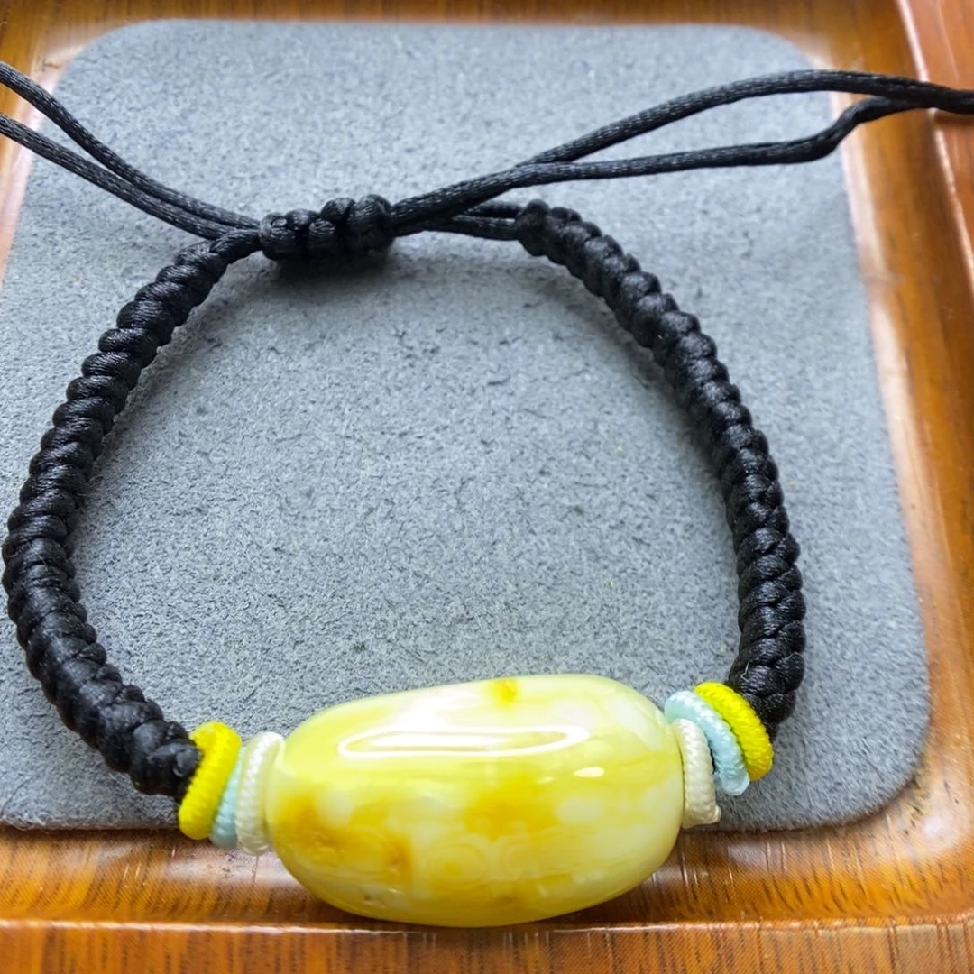 未镶嵌颈饰蜜蜡依****斯郎