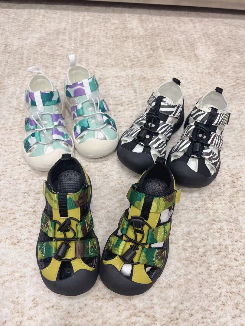 X02561儿童时尚百搭舒适高端框架溯溪鞋