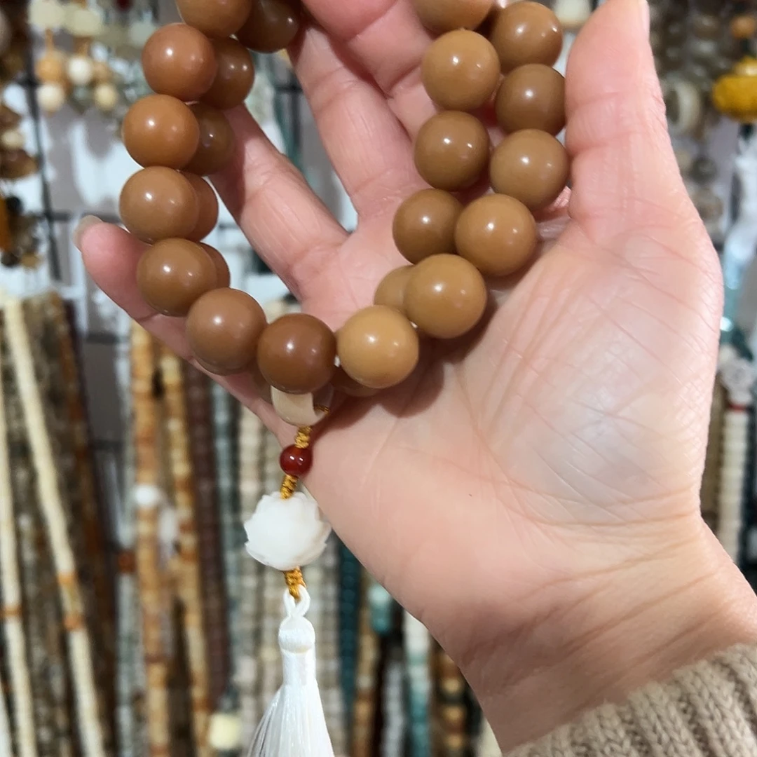 白玉菩提吊坠15卡