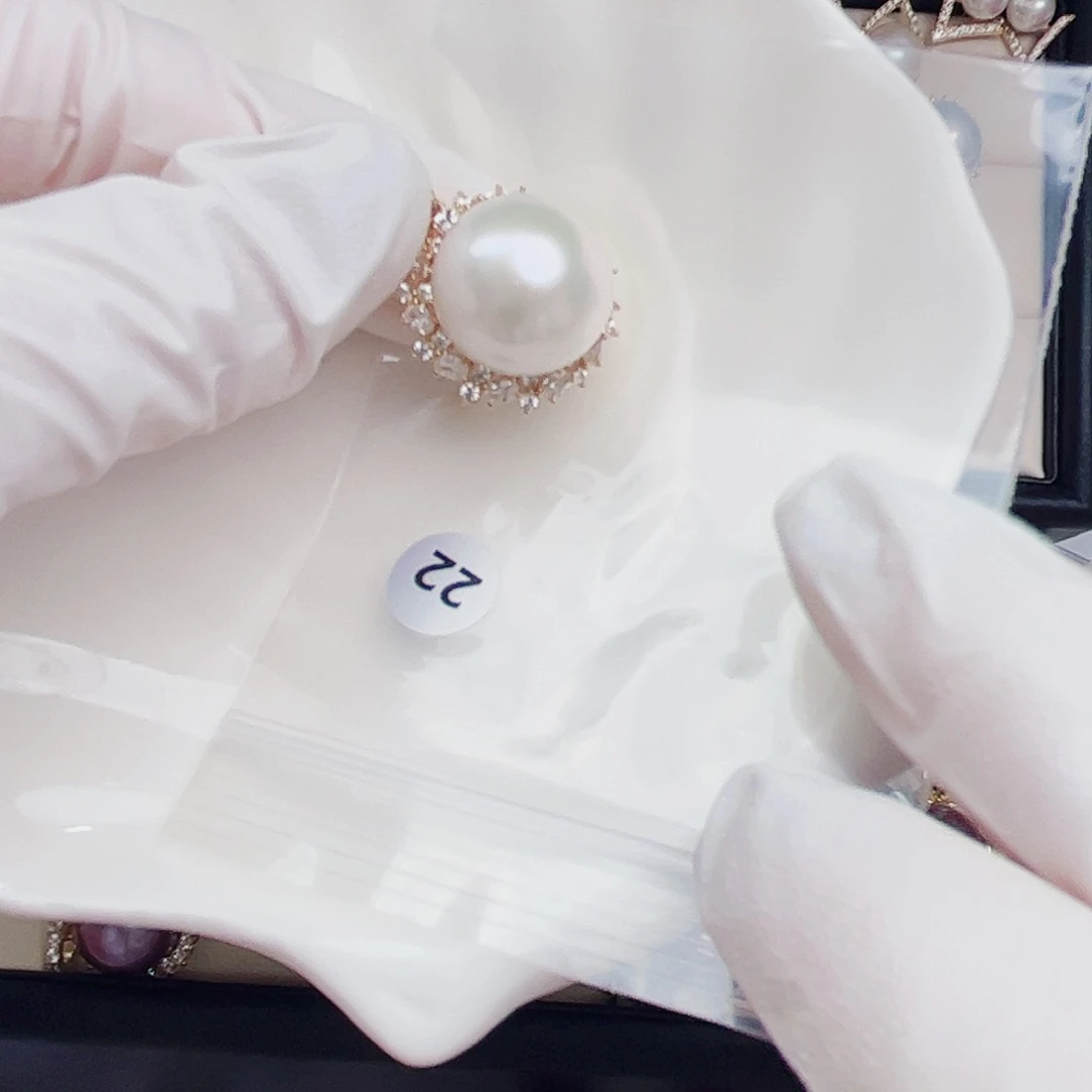 银S925镶嵌淡水珍珠耳饰