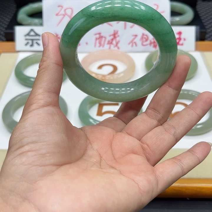 石英质玉手镯未镶嵌微**x