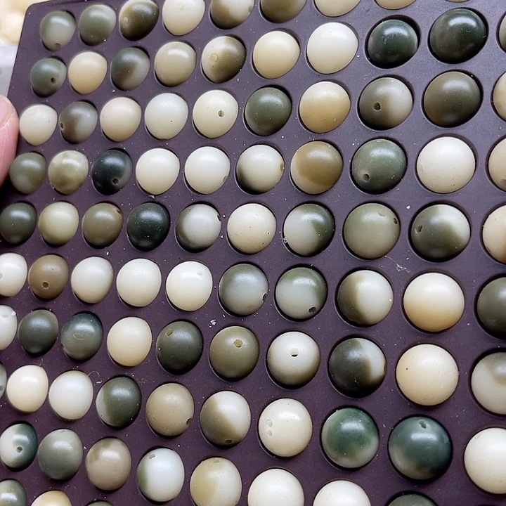 白玉菩提吊坠瑕疵12飘花圆珠110颗