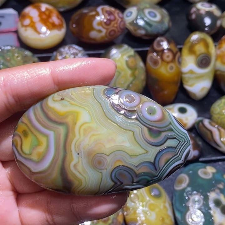 玛瑙/玉髓未镶嵌珠宝半成品104