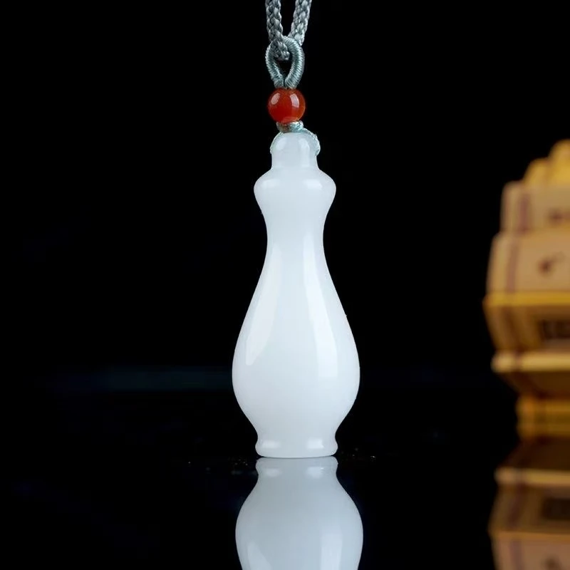 白色花瓶吊坠项链挂件精美时尚百搭花瓶挂件简约古典