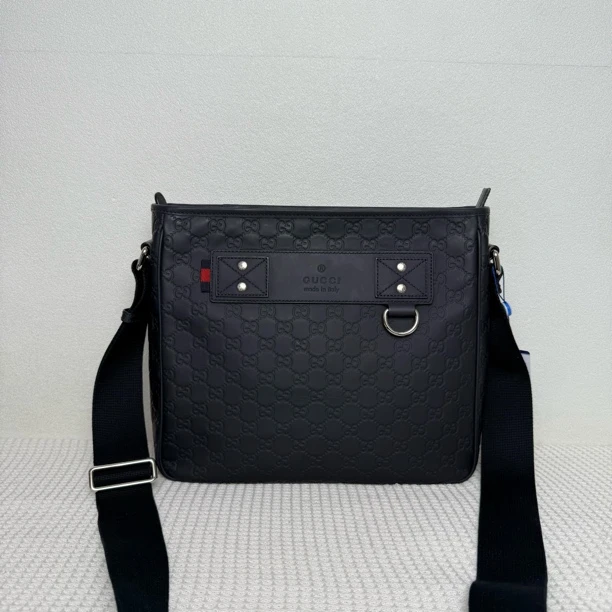 99新 GUCCI/古驰 6106/百搭经典深蓝色全皮压纹斜挎包