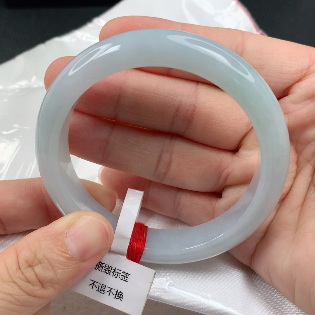 翡翠手镯未镶嵌春***?，，，，，，，