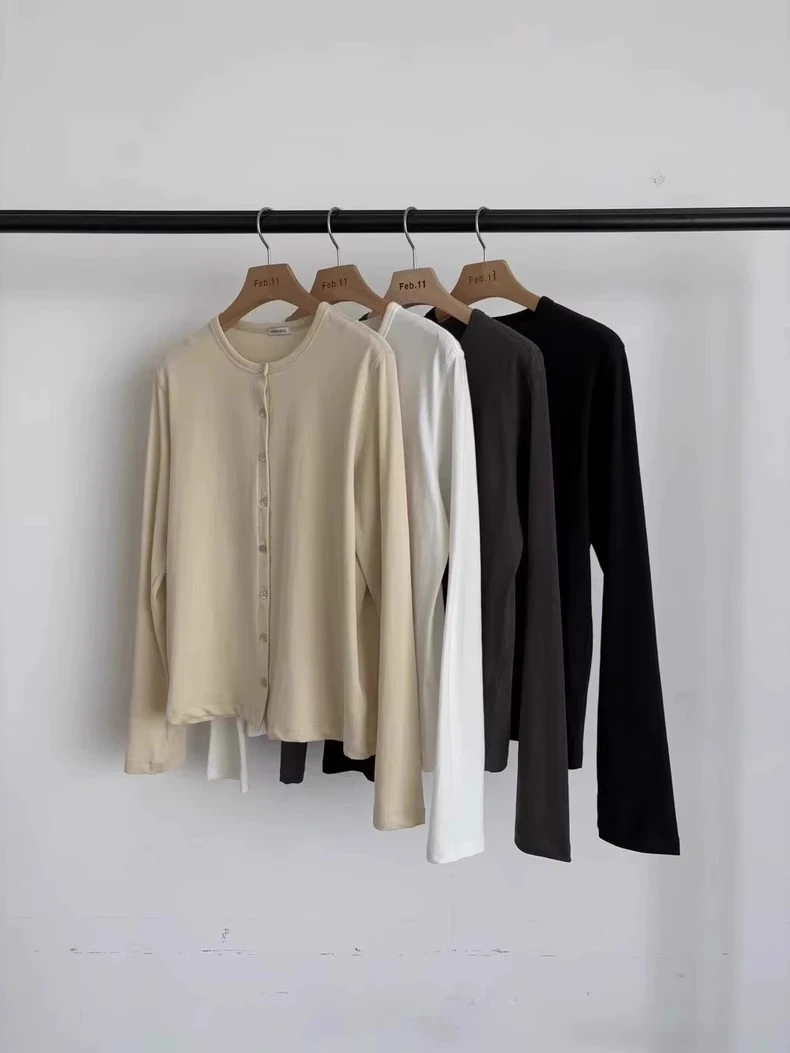 【小婷】FEBRUARY 11 东大门 系扣长袖开衫皮肤衣