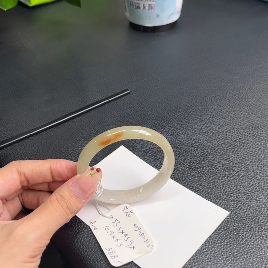 未镶嵌手镯（贵妃镯）翡翠手镯