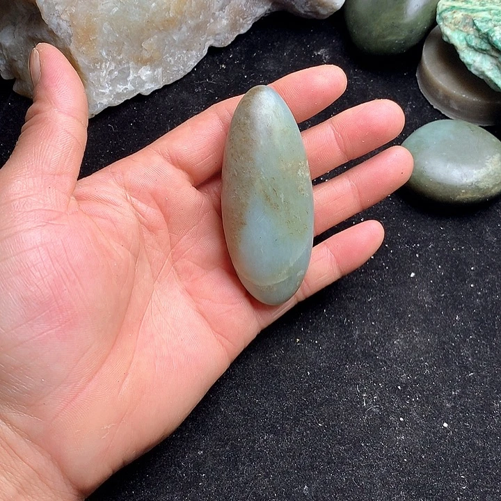 和田玉（糖玉）未镶嵌珠宝奇石