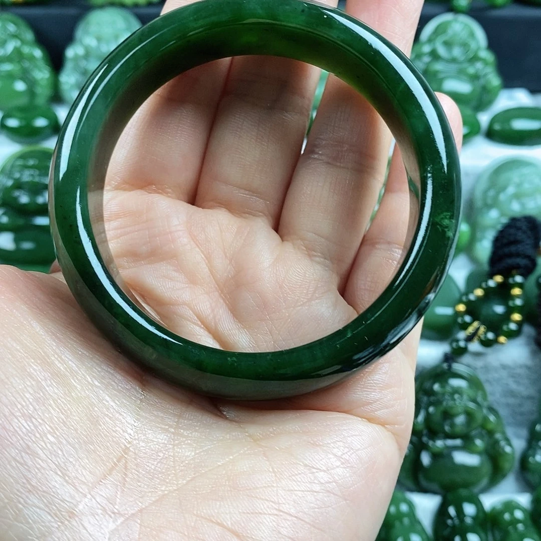 颈饰未镶嵌和田玉（碧玉）56mm