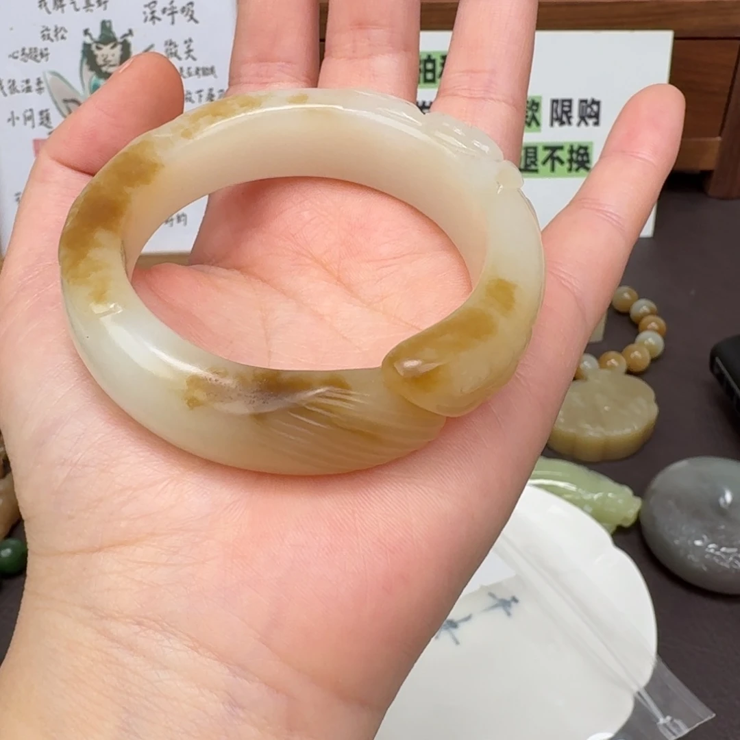 和田玉未镶嵌颈饰251129回流55