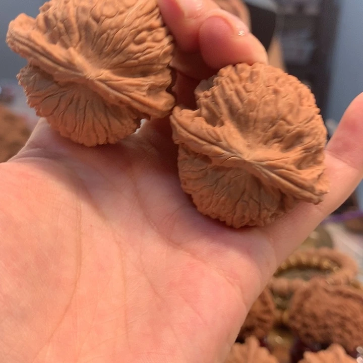 文玩核桃把件白狮子