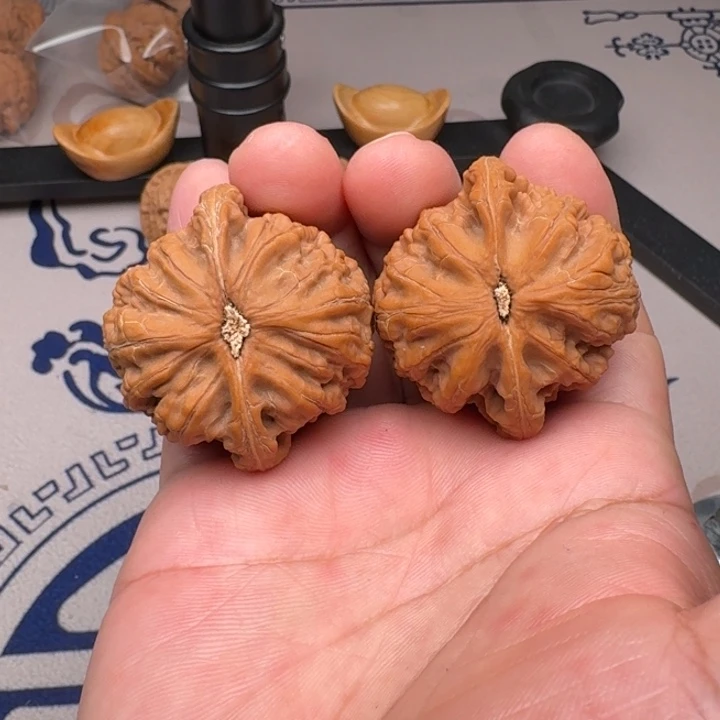 桃核吊坠鸭蛋虎45尺3