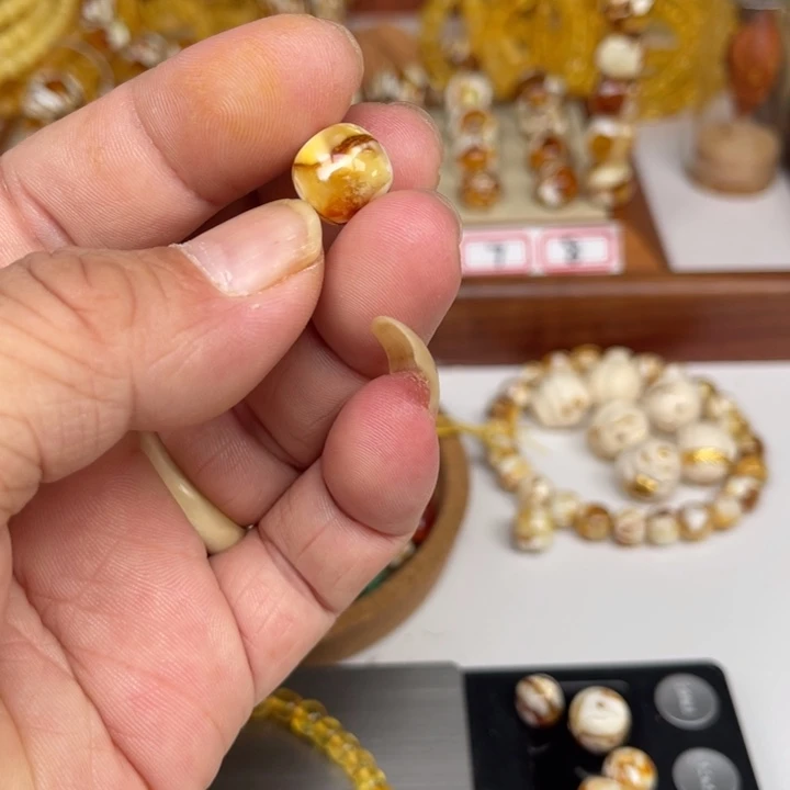 琥珀裸石未镶嵌M****、20号