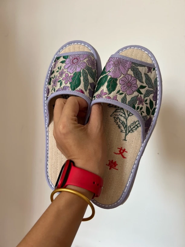 透气不累脚布鞋，千层底布鞋加胶底拖鞋，虎头拖鞋，鱼嘴拖鞋。