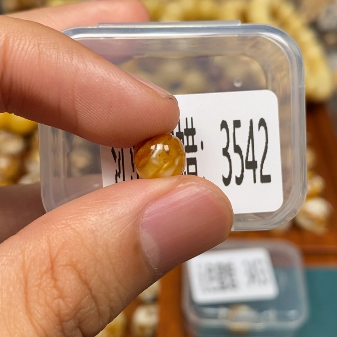 蜜蜡未镶嵌珠宝奇石3542