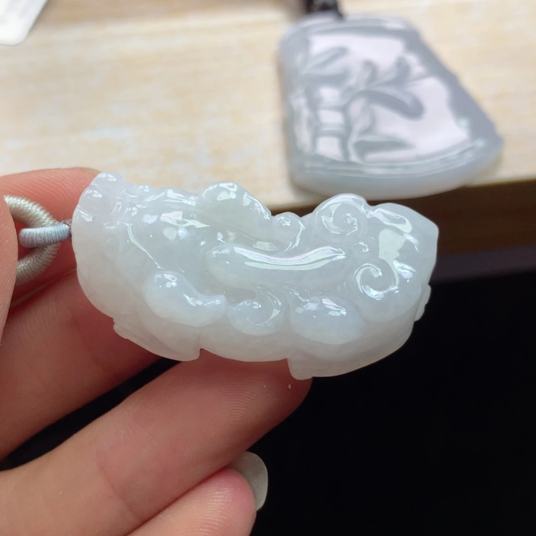 颈饰未镶嵌翡翠吊坠