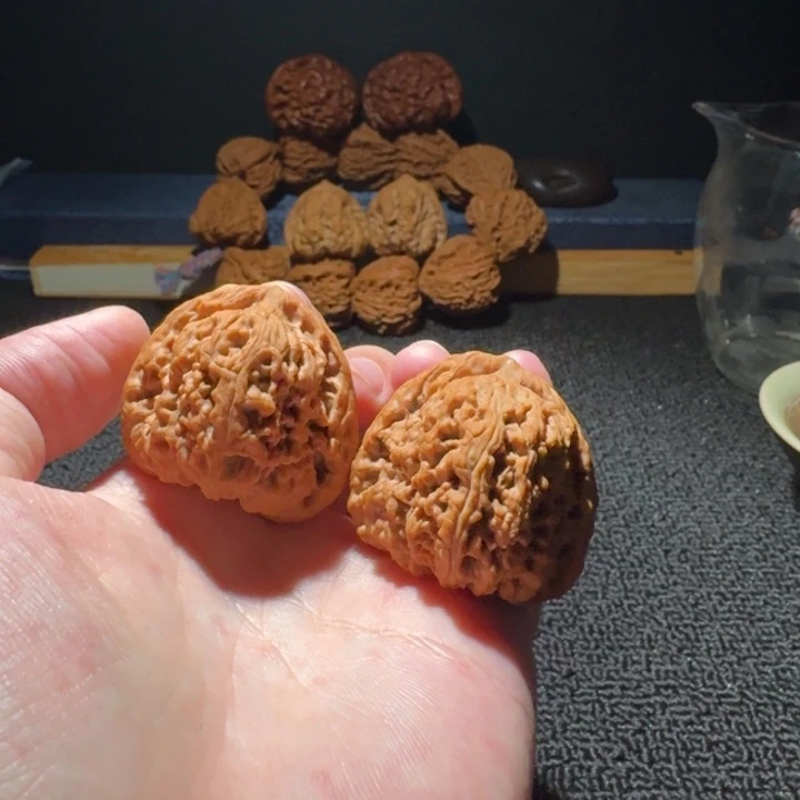 吾***生文玩麻核桃40尺寸三角南疆