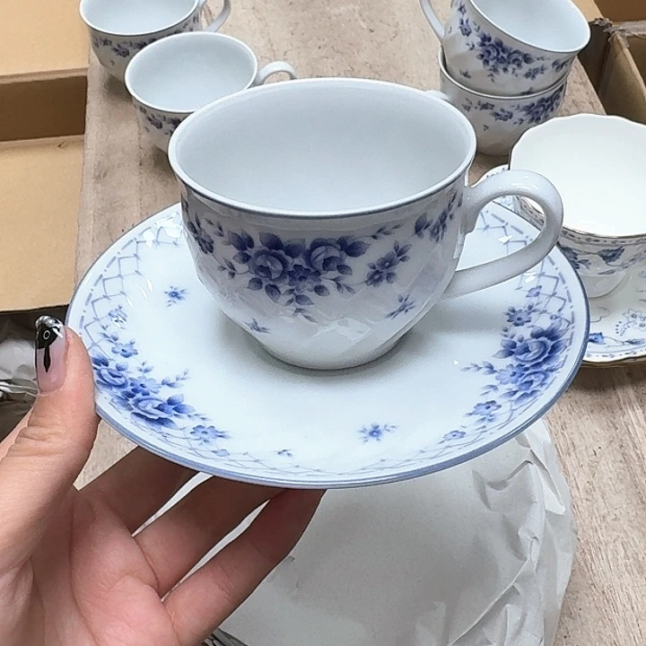 瓷片噗哈哈哈哈哈哈哈哈哈我笑得好