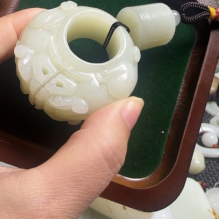 优***享瓷片新号开播挂件一个