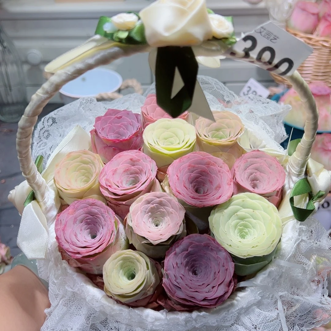 雨***箫390一篮混色玫瑰小老桩。