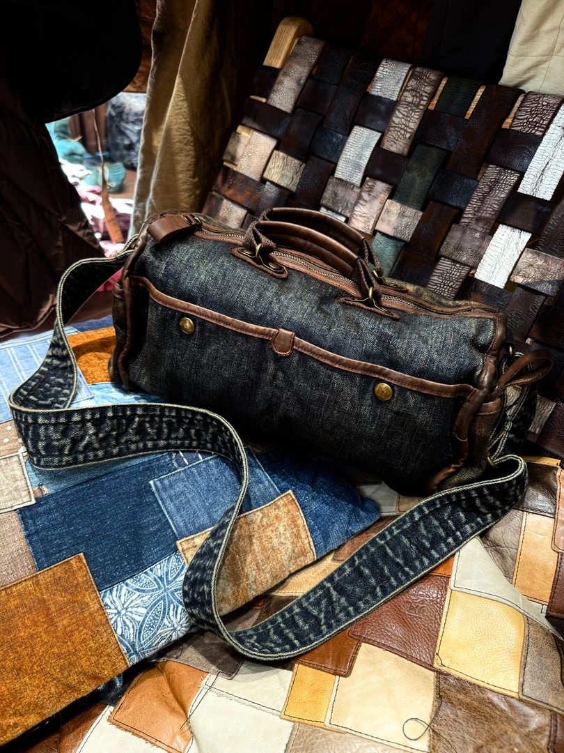 【大漂亮推荐】2025疯子张时尚百搭新款复古牛仔斜跨包#9934