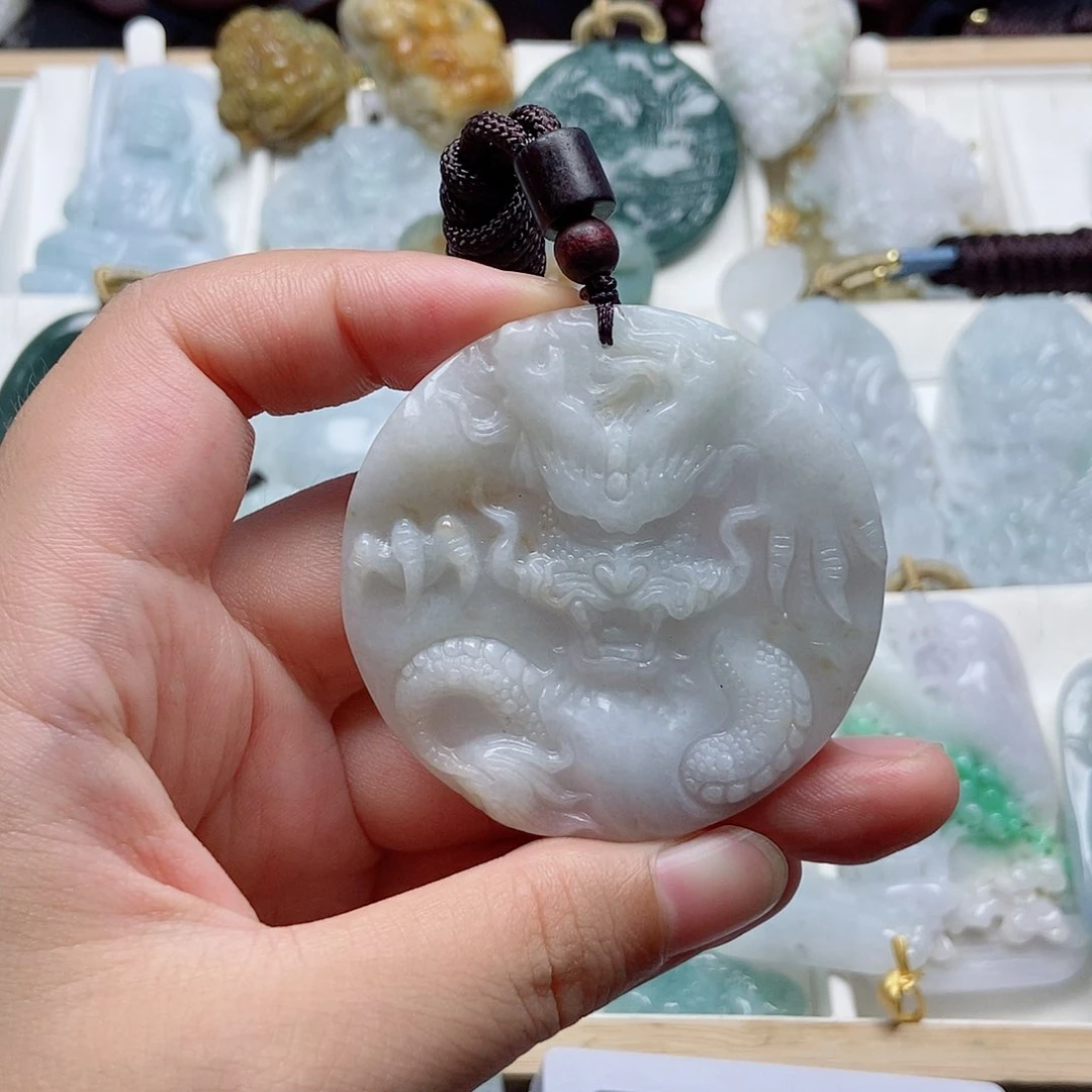 翡翠未镶嵌颈饰非常，