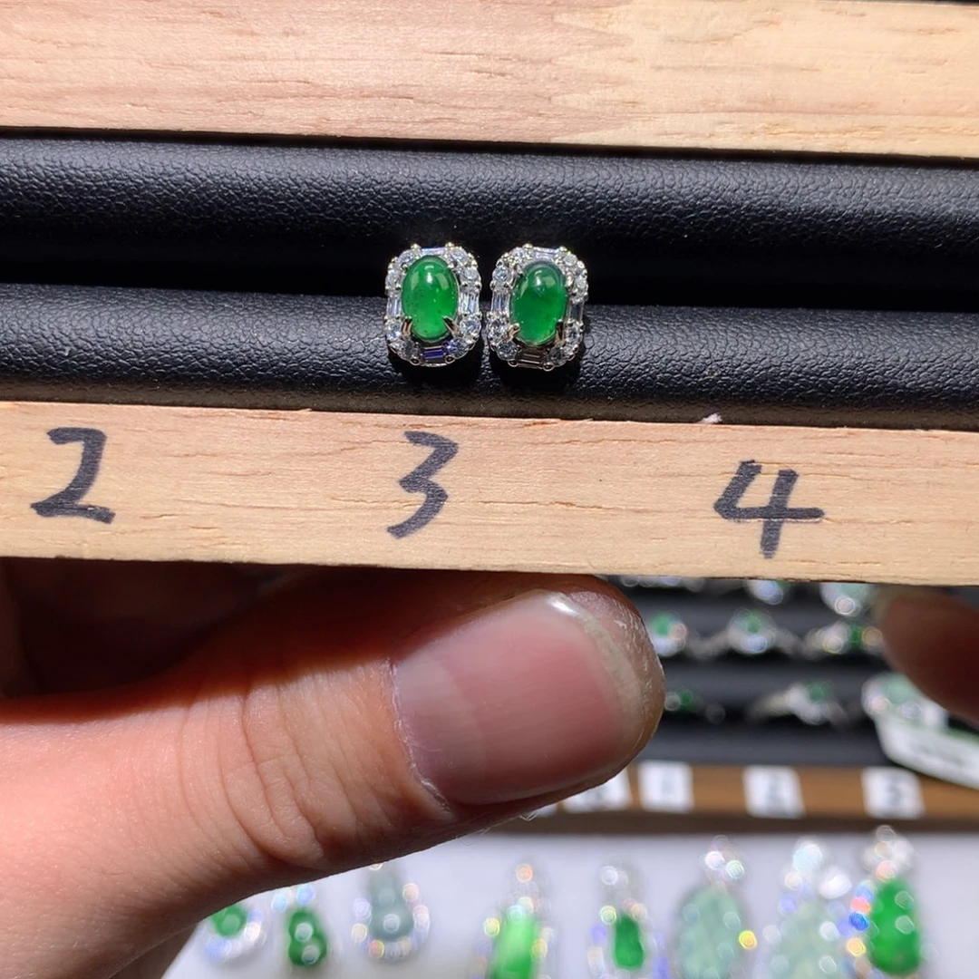 翡翠未镶嵌耳钉耳钉