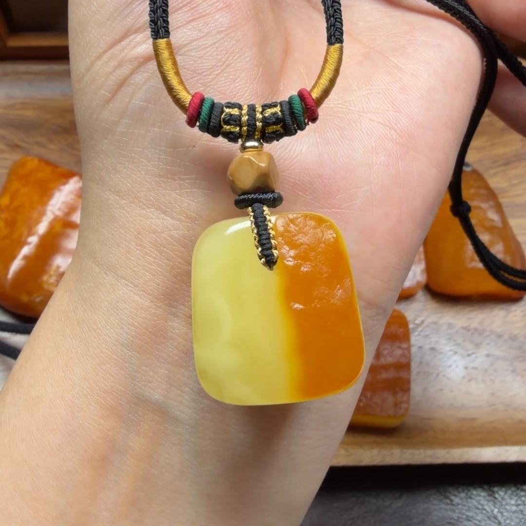 琥珀未镶嵌吊坠(赠链)